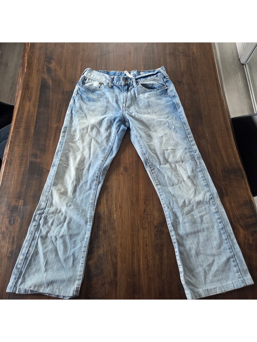 GUESS light wash jeans